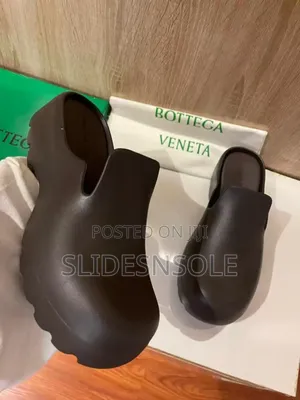 Bottega Veneta Black Rubber Flash Clogs – Luxury Comfort Footwear