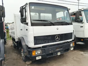 Mercedes Benz 814 Pick Up