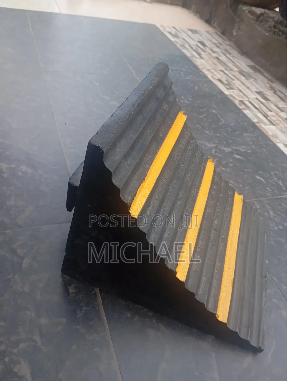 Heavy Duty Wedge Rubber Will Chock