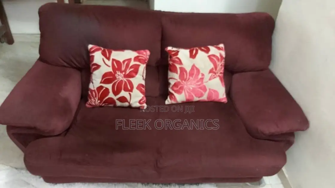 5-Seater Comfortable Sofa With Throw Pillows