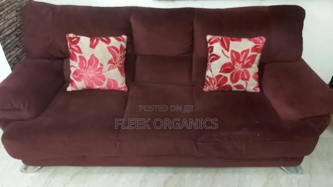 5-Seater Comfortable Sofa With Throw Pillows