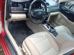 Toyota Camry XLE 4dr Sedan (2.5L 4cyl 6A) 2013 Red
