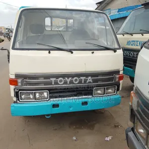 Toyota Dyna 150 Nigeria Used Petrol Truck