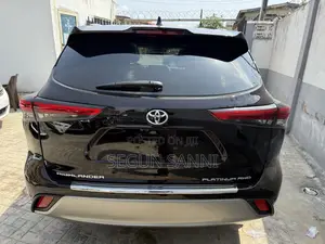 Toyota Highlander Platinum 2021 Maroon
