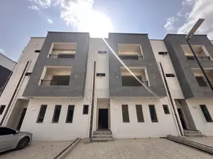 4bdrm Townhouse / Terrace in Mabushi for rent