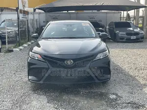 Toyota Camry SE 2021 Black
