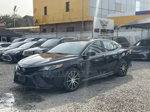 Toyota Camry SE 2021 Black
