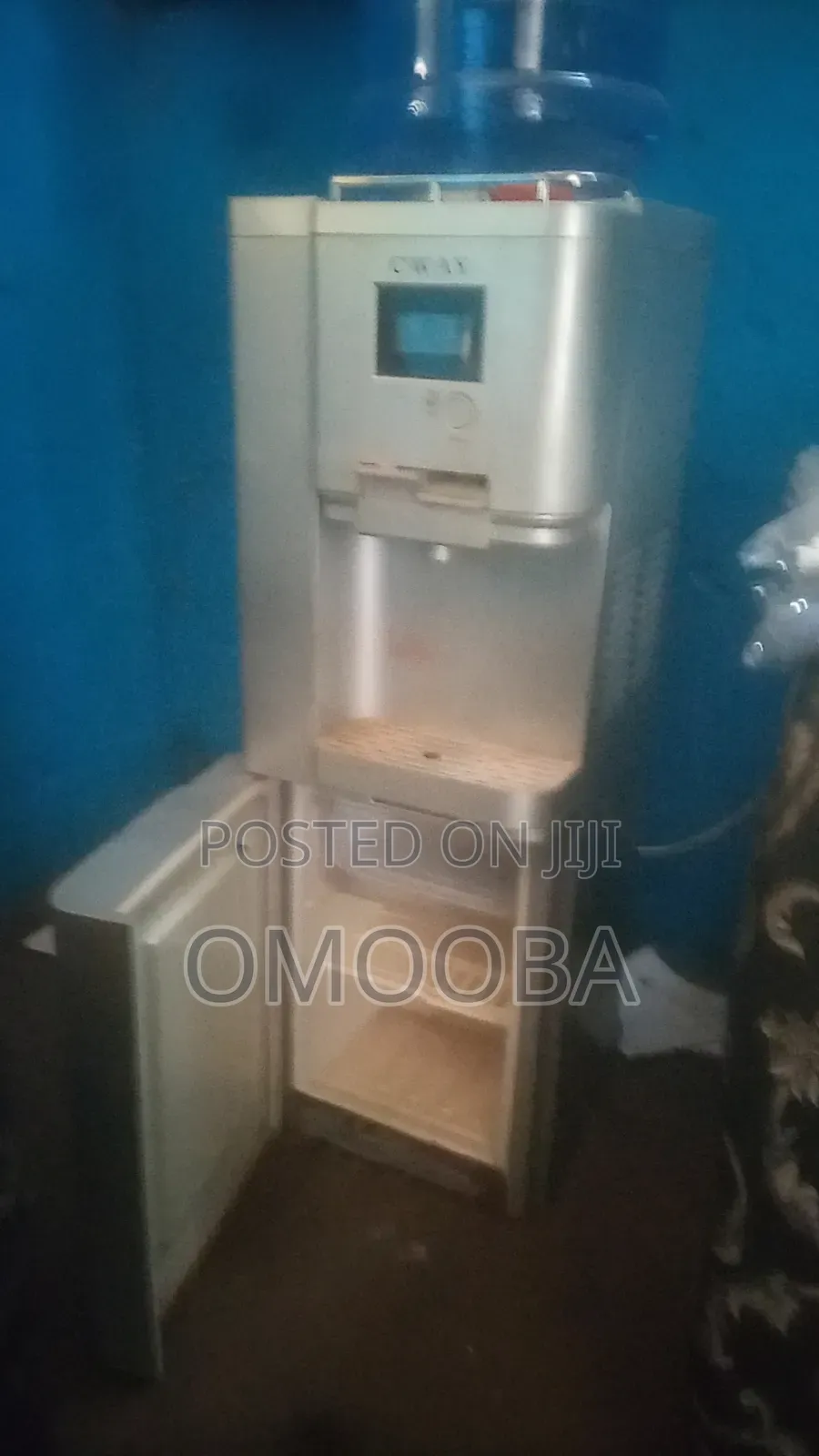 Water Dispenser/Fridge and Freezer