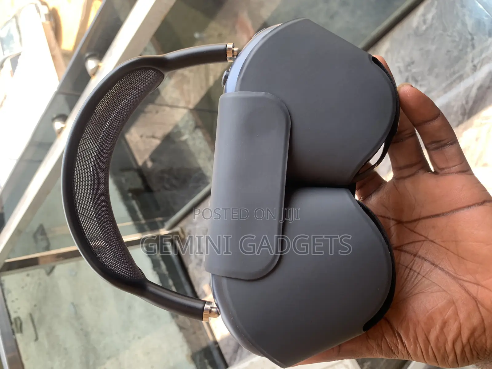 Midnight Black Apple Airpod Max 2