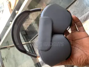 Midnight Black Apple Airpod Max 2