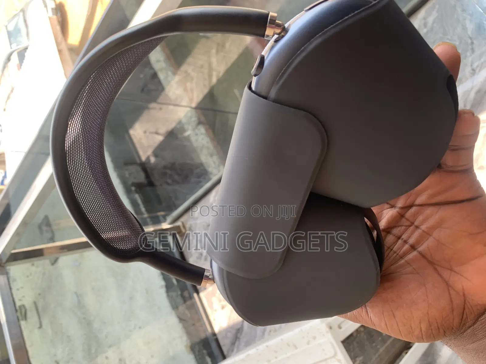 Midnight Black Apple Airpod Max 2