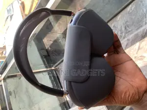 Midnight Black Apple Airpod Max 2