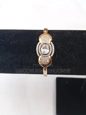 Oval Crystal Center Gold Bracelet