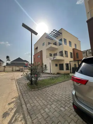 6bdrm Duplex in Apo District for sale