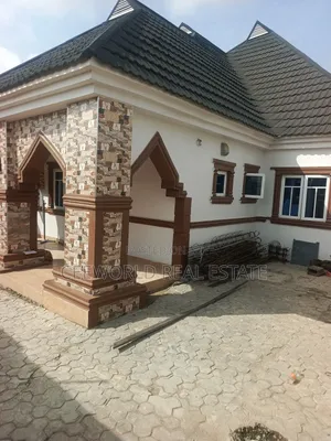 3bdrm Bungalow in Peluseriki Ire Akari, Akala Express for rent