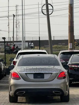 Mercedes-Benz C300 Base C300 AWD 4MATIC Sedan 2019 Gold