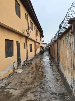 Furnished 18bdrm Apartment in Akowonjo, Lagos for sale