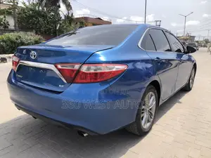Toyota Camry SE 4dr Sedan (2.5L 4cyl 6A) 2017 Blue
