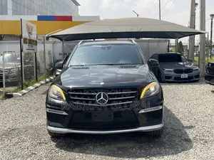 Mercedes-Benz M Class ML63 AMG 4dr SUV AWD (5.5L 8cyl Turbo 7A) 2014 Black