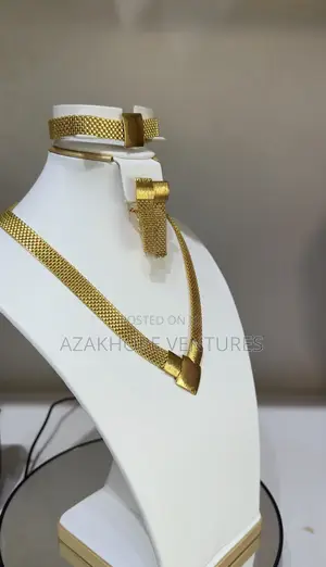 Classic Gold Jewelry Set