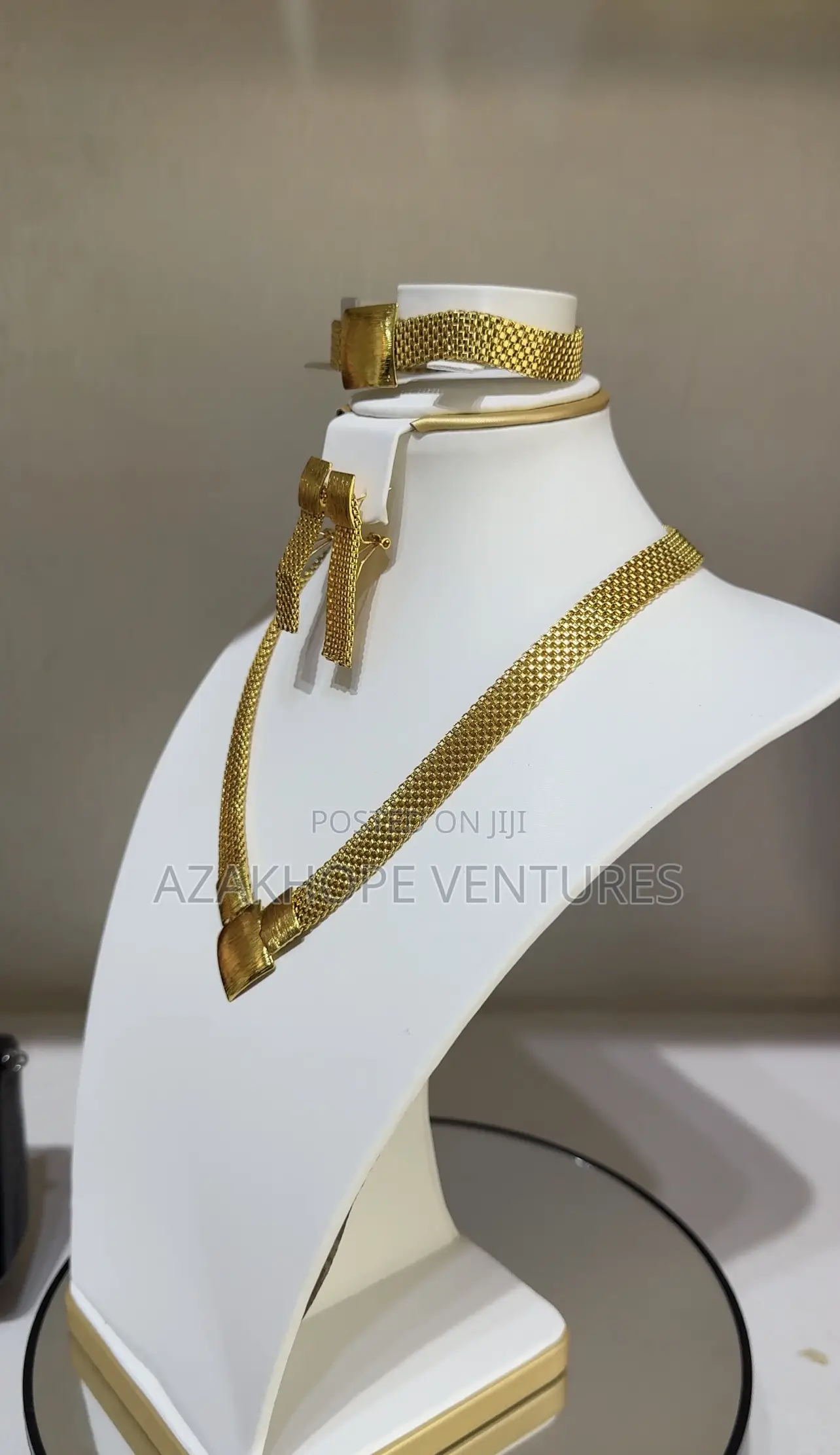 Classic Gold Jewelry Set