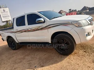 Toyota Hilux 2014 White