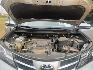 Toyota RAV4 Limited 4dr SUV AWD (2.5L 4cyl 6A) 2015 Silver