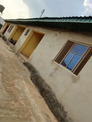 10bdrm Bungalow in Ibadan for sale