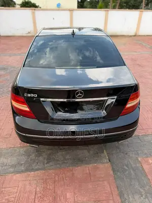 Mercedes-Benz C300 Luxury Sedan RWD (3.0L 6cyl 7A) 2009 Black