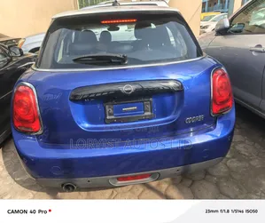 Mini Cooper 2019 Blue