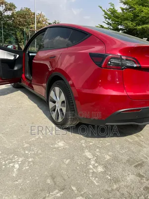 Tesla Model Y 2021 Red
