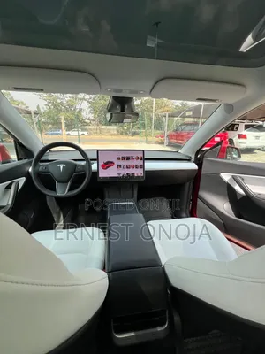 Tesla Model Y 2021 Red