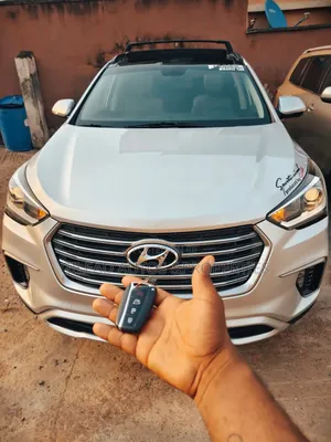 Hyundai Santa Fe SE Ultimate FWD 2018 Silver