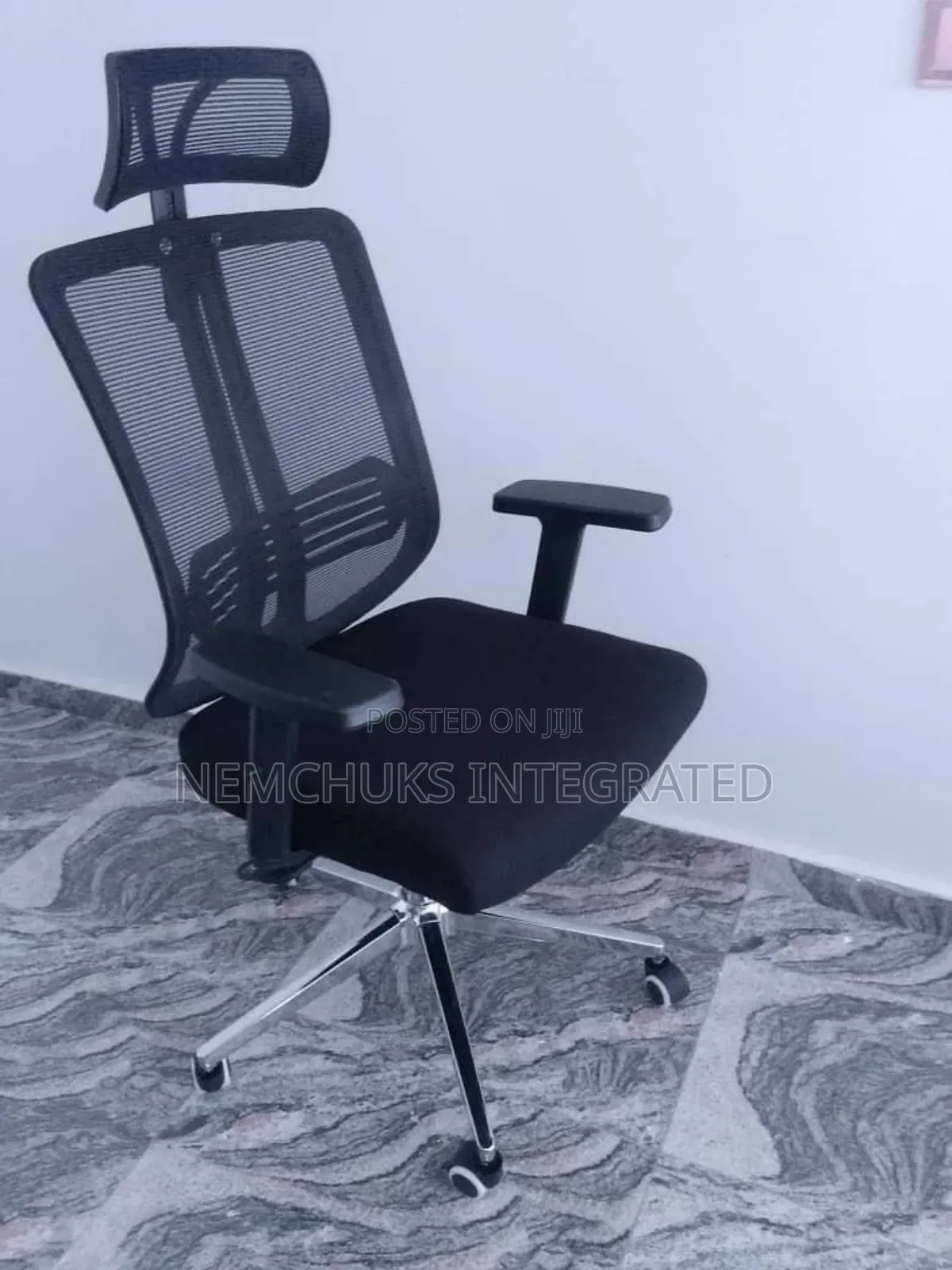 Office Chair With Headrest and Roller