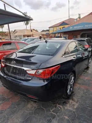 Hyundai Sonata Limited 2.0T Sedan (2.0L 4cyl 6A) 2012 Blue