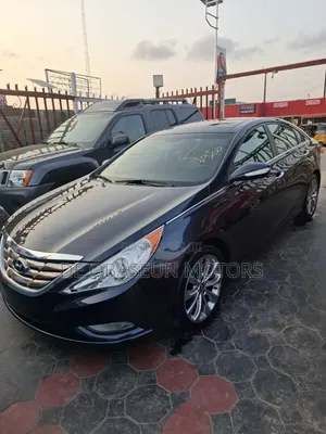 Hyundai Sonata Limited 2.0T Sedan (2.0L 4cyl 6A) 2012 Blue