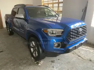 Toyota Tundra Limited 5.7L V8 4x2 CrewMax 5.6 ft. box 145.7 in. WB 2018 Blue