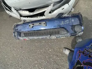 Front Bumper Matrix 2005