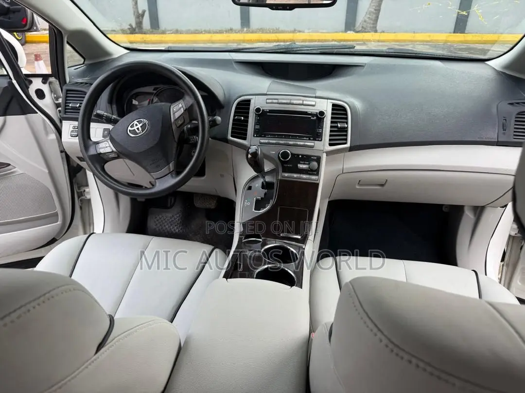 Toyota Venza 2011 White