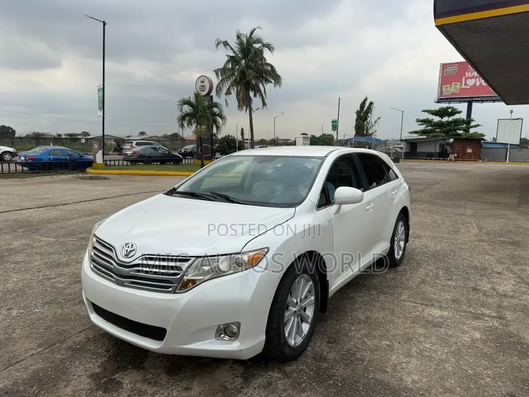 Toyota Venza 2011 White