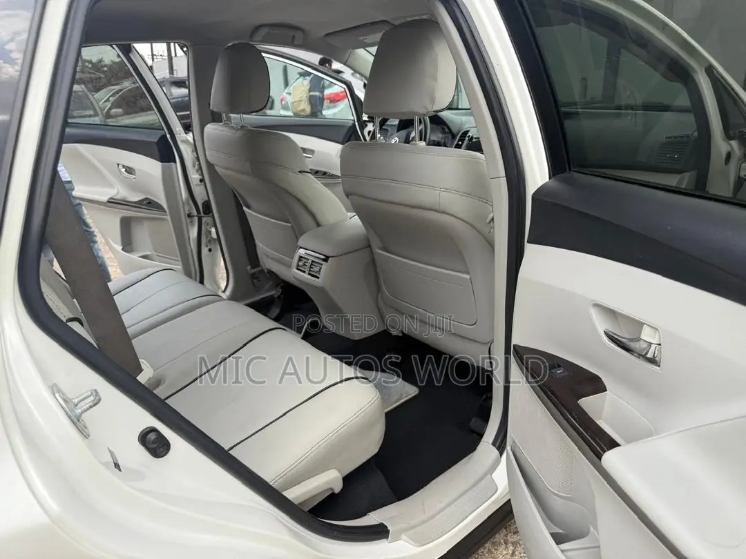 Toyota Venza 2011 White