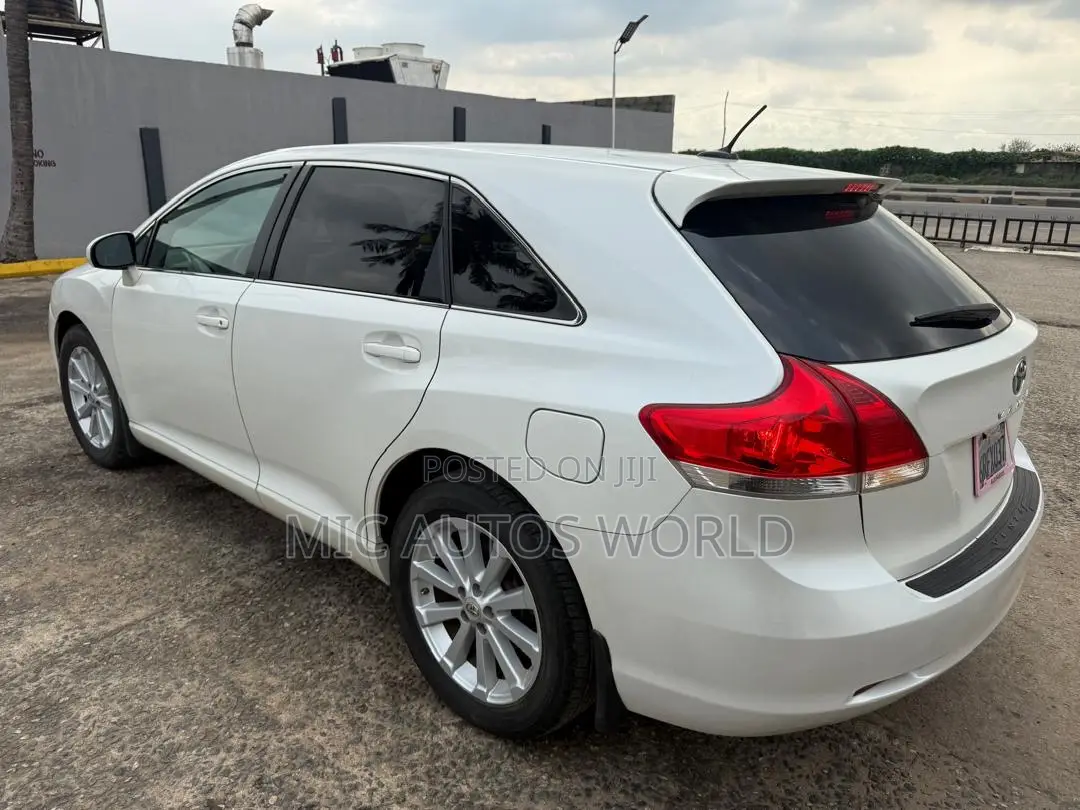 Toyota Venza 2011 White