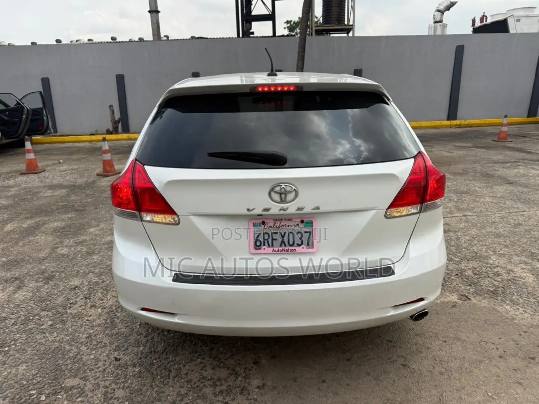 Toyota Venza 2011 White
