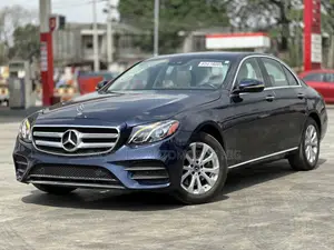 Mercedes-Benz E300 2018 Blue