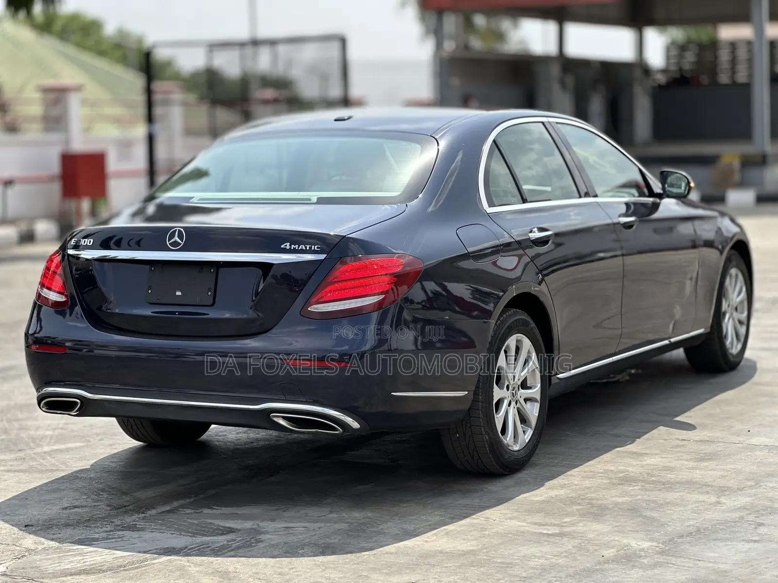 Mercedes-Benz E300 2018 Blue