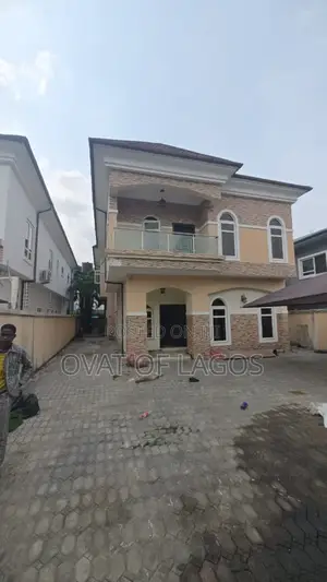 5bdrm House in Lekki Phase 1 for rent