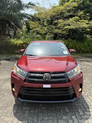 Toyota Highlander SE 4x4 V6 (3.5L 6cyl 8A) 2018 Burgundy