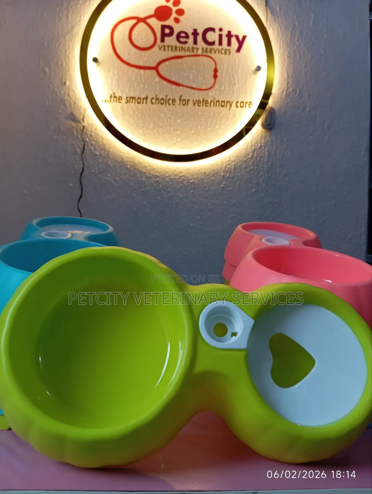 Plastic Double Pet Bowls – Perfect for Cats Dogs