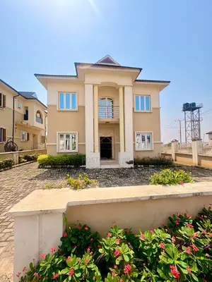 5bdrm Duplex in Olive Court, Ibadan for sale