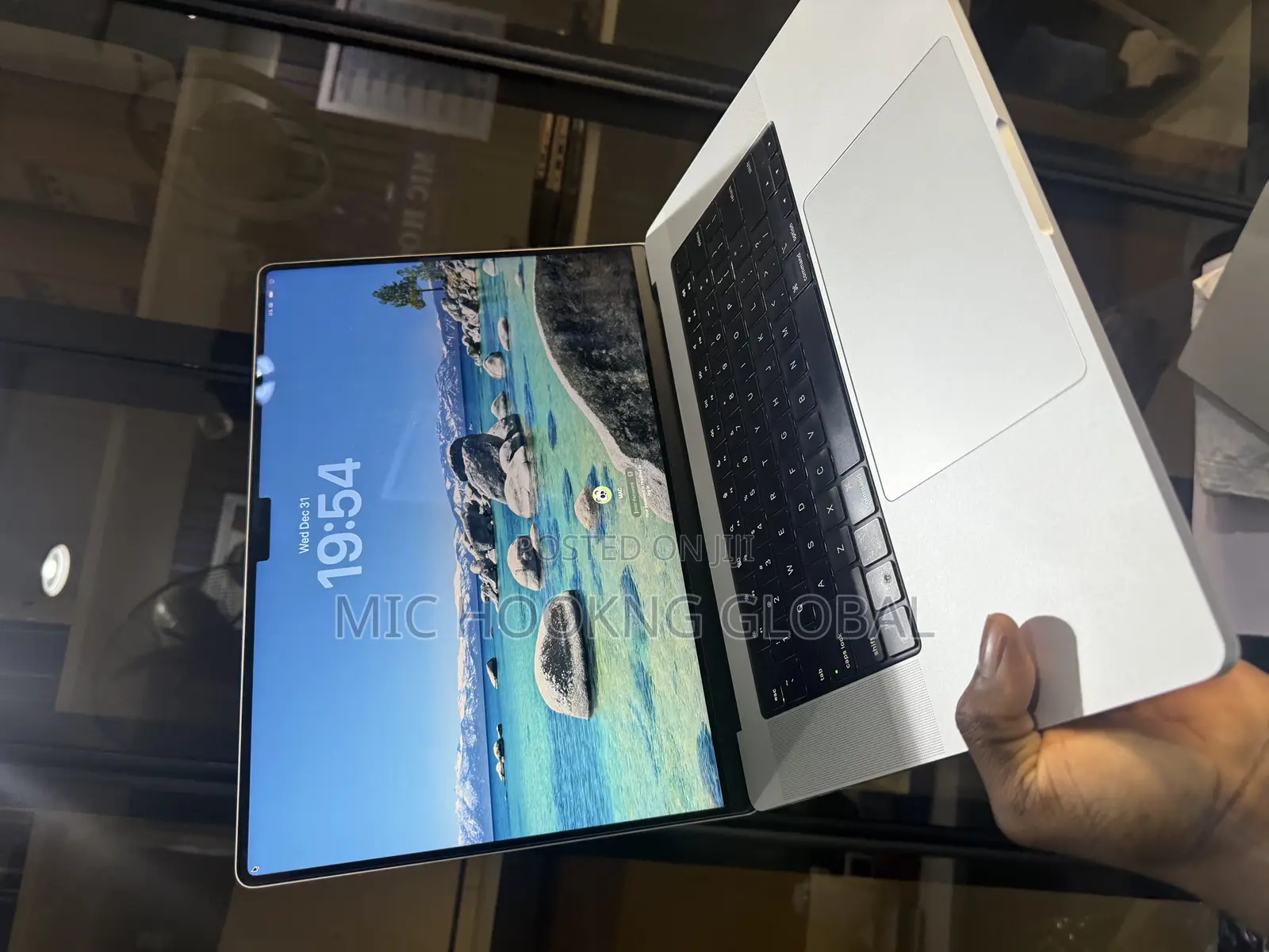 Laptop Apple MacBook Pro 2021 M1 16GB Apple M1 Pro SSD 512GB